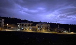 Kayseri'de şimşekler geceyi aydınlattı