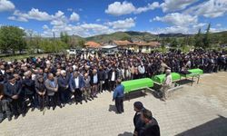 Kazada hayatını kaybeden 2 öğrenci ve servis sürücüsü defnedildi