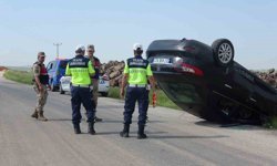 Kilis'te feci kaza: Otomobil taklalar attı, 5 kişi yaralandı