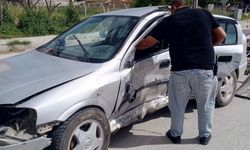 Konya'da iki otomobil çarpıştı: 5 yaralı