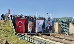Manyas Barajı'nda kapaklar açıldı, kanallara su verilmeye başlandı