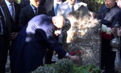 MHP lideri Bahçeli, Merhum Türkeş'in kabrini ziyaret etti
