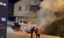 Oltu'da araç yangını korkuttu