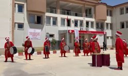 Özel bireylerden oluşan mehteran takımından özel performans