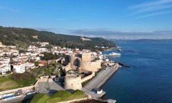 Sarı kule, Çanakkale Boğazı'na giren düşman gemilerini beyaz flama ile bildiriyordu