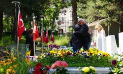 Şehit aileleri ve gazi yakınları bayram arefesinde şehitlikleri ziyaret etti