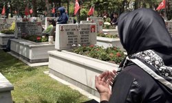 Şehit anneleri, Anneler Günü'nde evlatlarına koştu