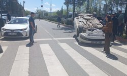 Siirt'te kazada iki sürücü araçlarda sıkıştı