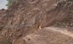 Siirt'te toprak kayması köylüleri tedirgin ediyor