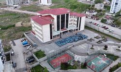 Sivas'ta 900 öğrenci eşzamanlı hareket etti, hep bir ağızdan 'Feda Türkiye'm' dedi