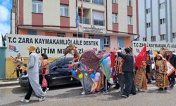 Sivas'ta geleneksel 'saya gezmesi' renkli görüntülere sahne oldu
