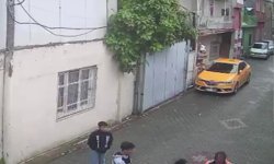 Sokakta yaşayan adamı yumruklayan çocuğa ev hapsi cezası