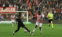 Trendyol Süper Lig: Samsunspor: 4 - Galatasaray: 1 Fenerbahçe yeniden yarışa katıldı
