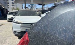 Van'da çamur mesaisi: Oto yıkamacılarda kuyruk oluştu