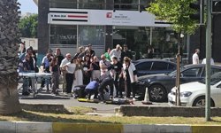 Yaya yolunu kullanan 3 tekerli motosiklet ile otomobil çarptıştı: 1 yaralı