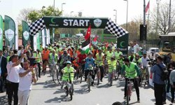 Yüzlerce kişi Sumud filosuna destek için pedal çevirdi