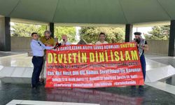Adnan Menderes ezanın aslına çevrilmesinin 76. yıl dönümünde kabri başında anıldı