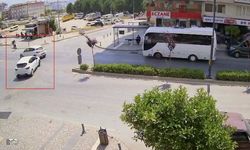 Antalya'da göz göre göre gelen kaza kamerada