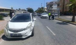Antalya'da iki otomobil çarpıştı: 2 yaralı