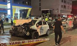 Atakum'da kontrolden çıkan otomobil karşı şeride geçti: 5 yaralı