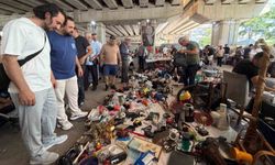 Bit pazarından aldıkları eskimiş eşyaları tamir ediyorlar