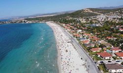 Çeşme'de bayram tatilinde nüfus 1 milyona dayandı, yüz binlerce araç akın etti