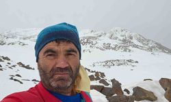 Diyarbakırlı dağcıdan Süphan Dağı'na başarılı solo tırmanış