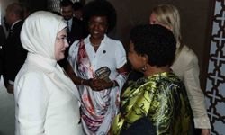 Emine Erdoğan: 'Sıfır Atık Forumu'nu insanlık ailesinin ortak bir ideal etrafında kenetlendiği tarihi bir buluşma olarak görüyoruz'