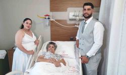 Gelin ve damattan anneyi ağlatan ziyaret