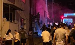 İzmir'de bir otelde çıkan yangında patlama sesi paniğe neden oldu