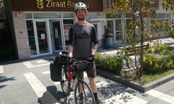 Kız arkadaşından ayrılınca dünya turuna çıkan genç gezgin bir yılda 8 bin kilometre pedal çevirdi