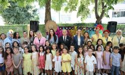 Küçükçekmeceli öğrencilerin karne sevinci