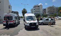Motosiklet ile otomobil çarpıştı: 2 yaralı