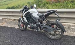 Motosiklet virajda savruldu sürücü ağır yaralı