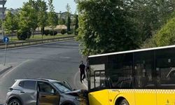 Motosiklete çarpmamak için manevra yapınca karşı şeride geçip otobüse çarptı: 1 yaralı