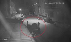Motosikleti ittirerek çalan hırsızın 54 suç kaydı olduğu ortaya çıktı