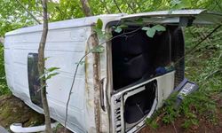Ordu'da yolcu minibüsü uçuruma yuvarlandı: 9 yaralı