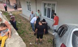 Otomobil apartman bahçesine uçtu, faciadan dönüldü