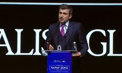 Selçuk Bayraktar: 'Gayemiz, insanın makineleştiği değil teknolojinin insana hizmet ettiği adil bir dünya inşa etmek'
