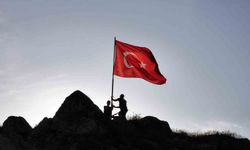 Sivas'ta bu kalede 8 asırdır Türk'ün bayrağı dalgalanıyor