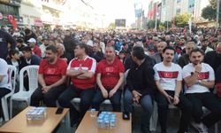 Sultanbeyli Kent Meydanı'nda vatandaşlar milli takım için tek yürek oldular