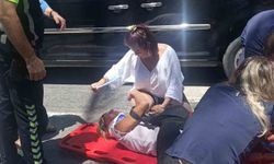 Yaya geçidinde motosikletin çarptığı Alman kadın turist yaralandı