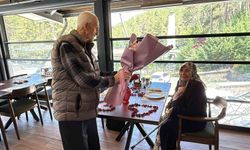 57 yıllık eşini yemeğe çıkarma hayalini gerçekleştirdi