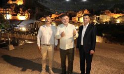 AK Partili Saygılı, Efes'teki gece müzeciliğinin turizme katkısına dikkat çekti