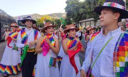 Altın Karagöz korteji Bursa sokaklarını renklendirdi