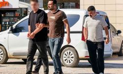 Arkadaşını silahla tehdit edip kendi borcunu ödetti