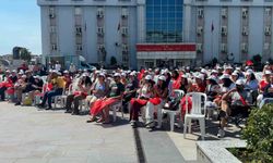 Bahçelievler'de A Milli Kadın Voleybol Takımı'nın zaferi dev ekranda izlendi
