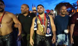 Başpehlivan Erkan Taş, Edirne'de hamam geleneğini sürdürdü