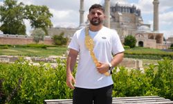 Başpehlivan Erkan Taş: 'Hedefim altın kemeri uzun yıllar korumak'