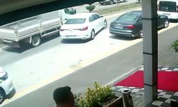 Bolu'da park yerinden çıkan otomobile kamyon çarptı